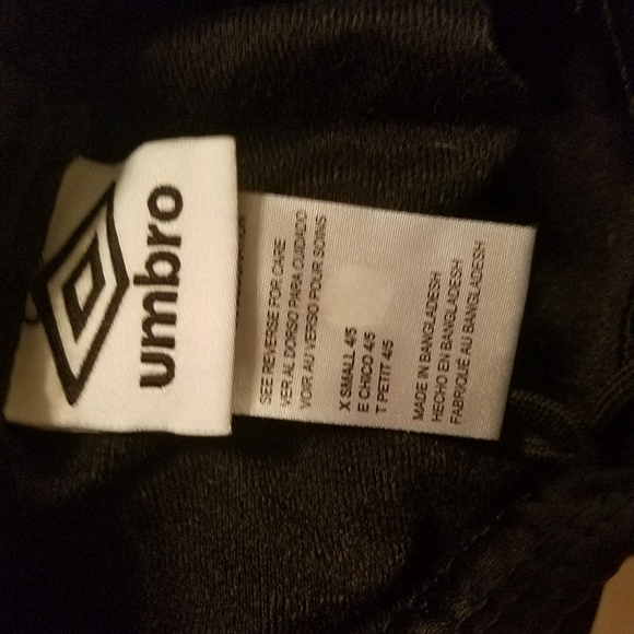Girls Umbro pants - Picture 2 of 2